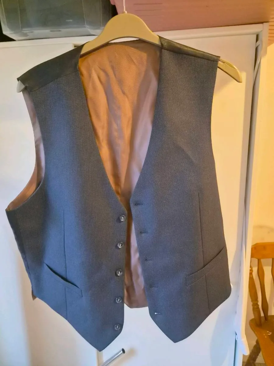 Daniel Graham 3 Piece Suit - Image 3