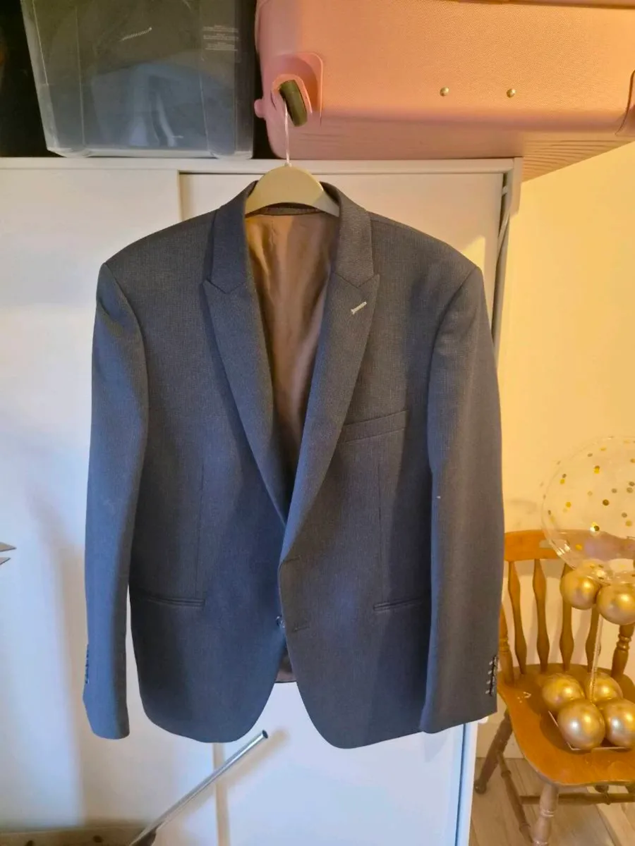 Daniel Graham 3 Piece Suit - Image 1