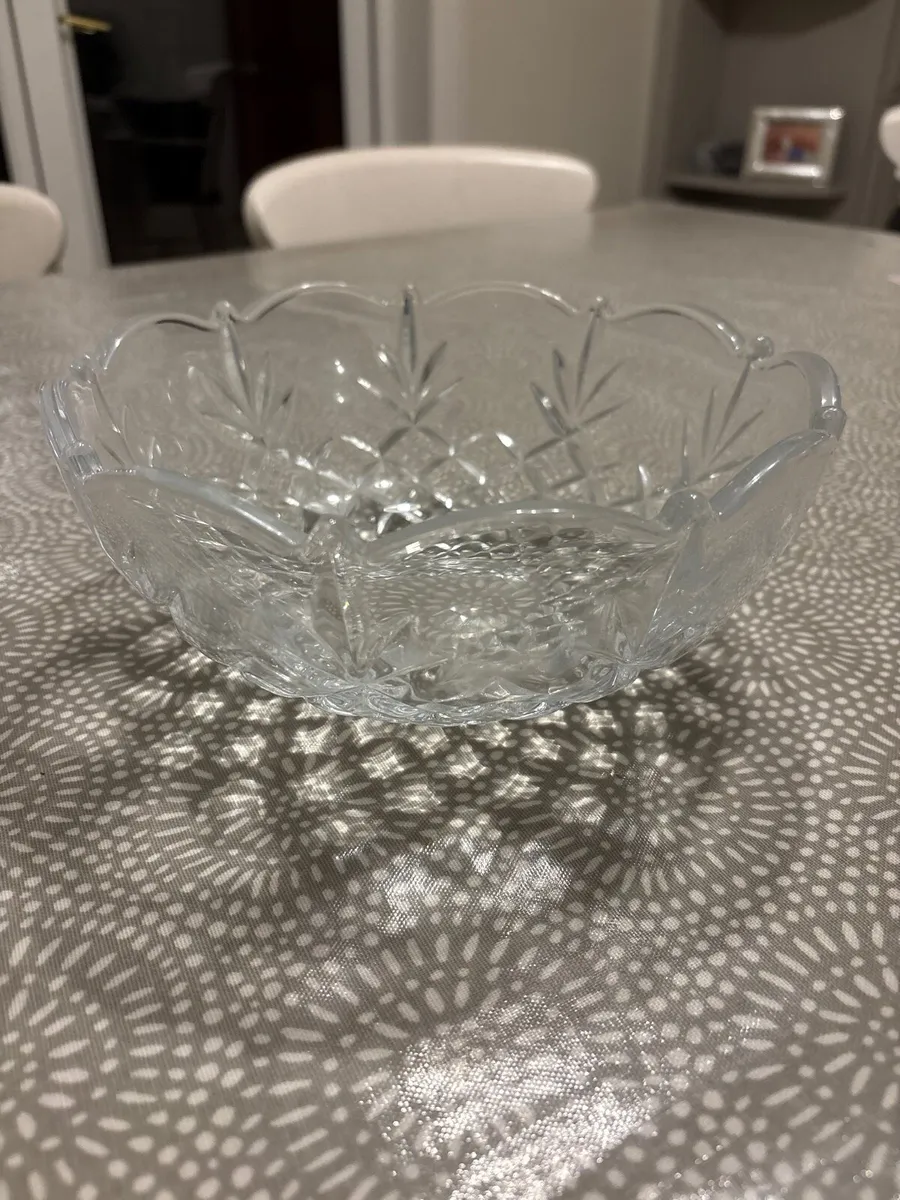 Glass crystal bowl - Image 1