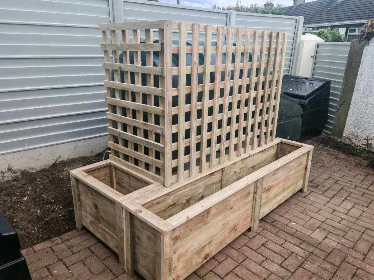 Rustic garden planter - Image 4