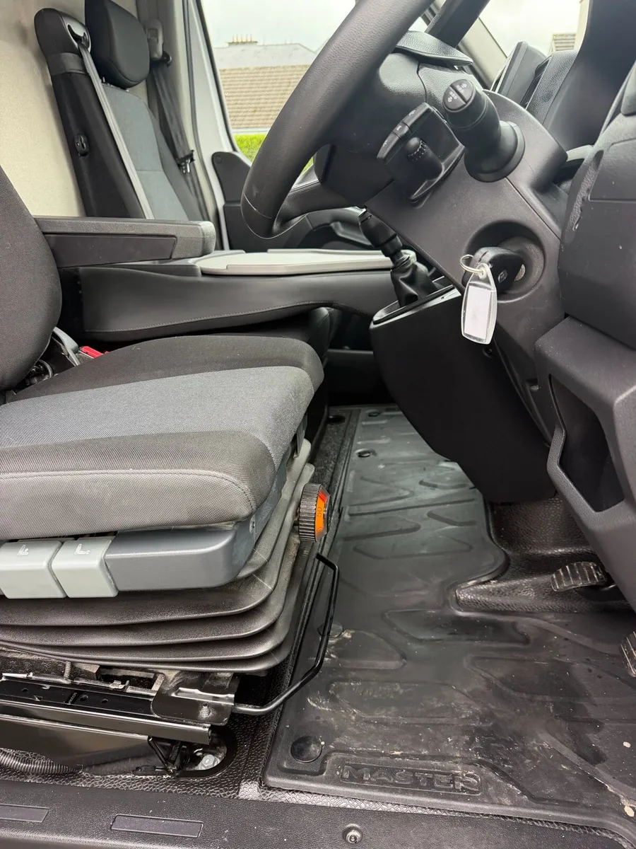 Renault Master - Image 3