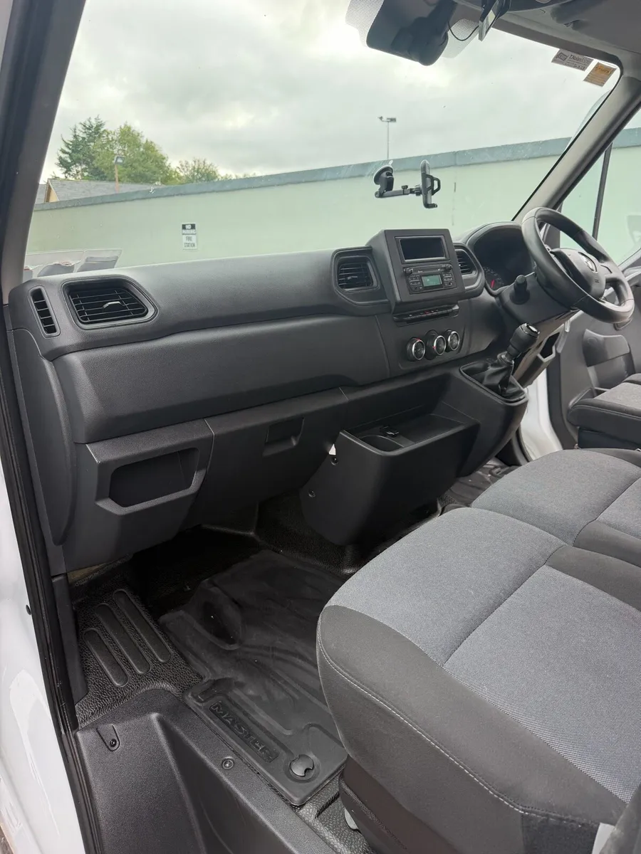 Renault Master - Image 4