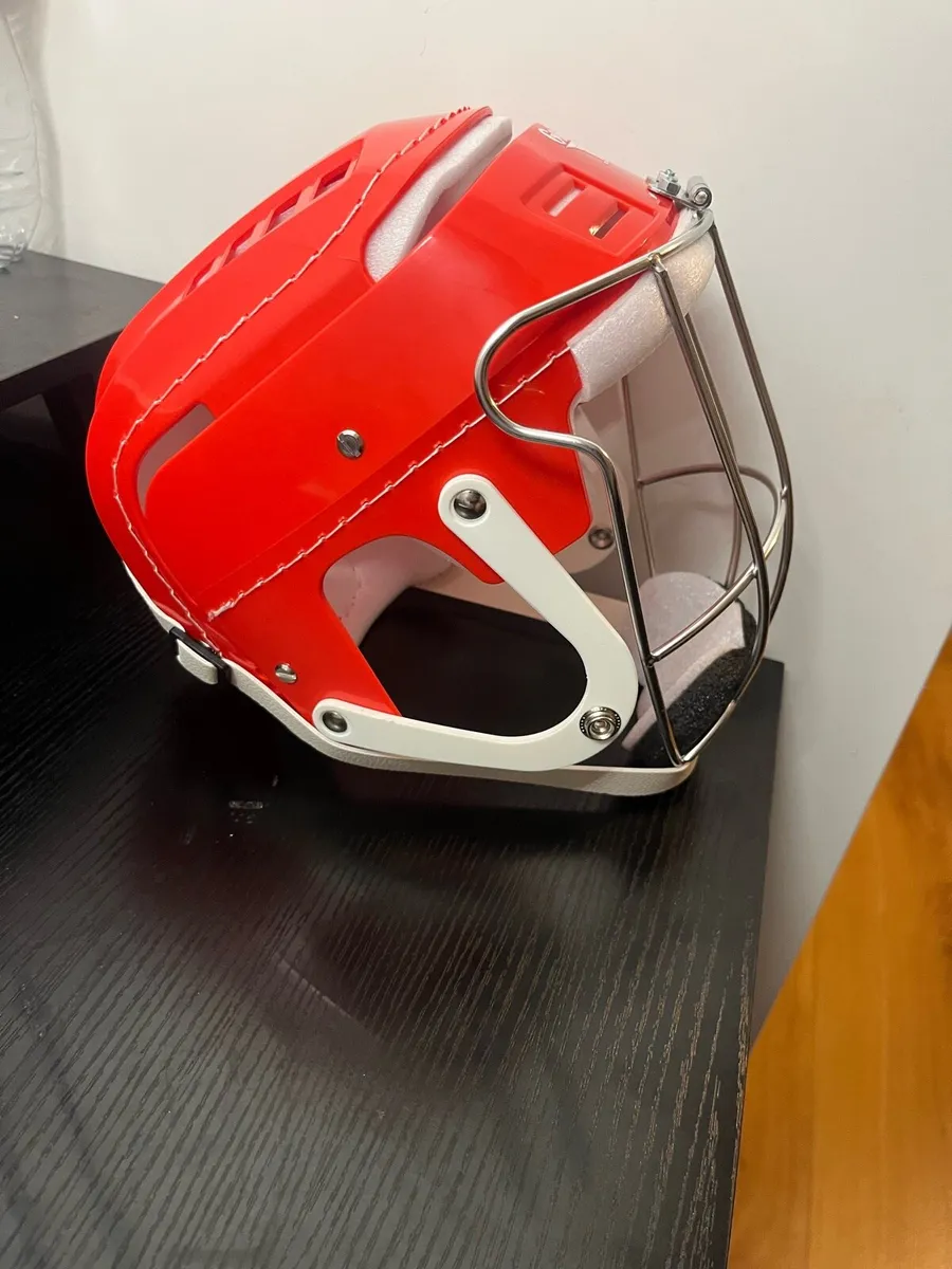 Red gola helmet - Image 2