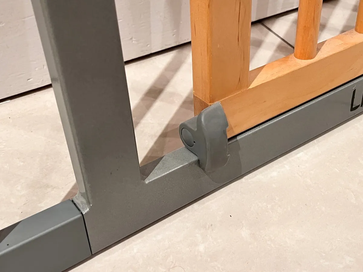 3 Lindam Baby safety gates - Image 4