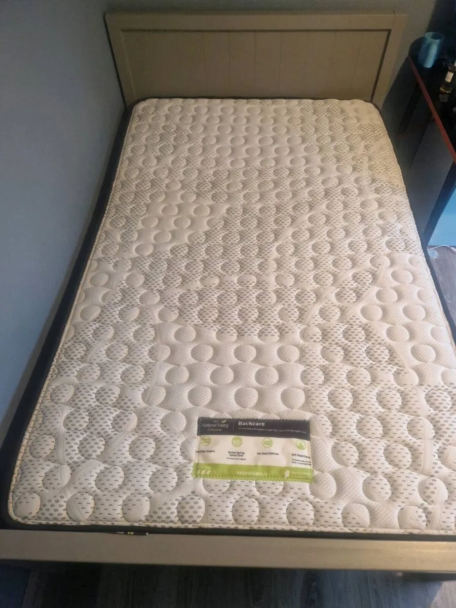 Double bed with mattress - Image 4