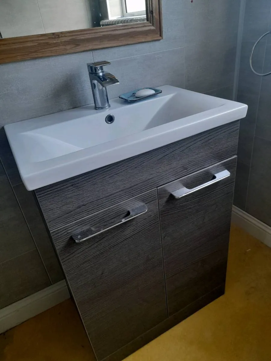 Vanity Unit / Wash hand basin 600mm - Image 1