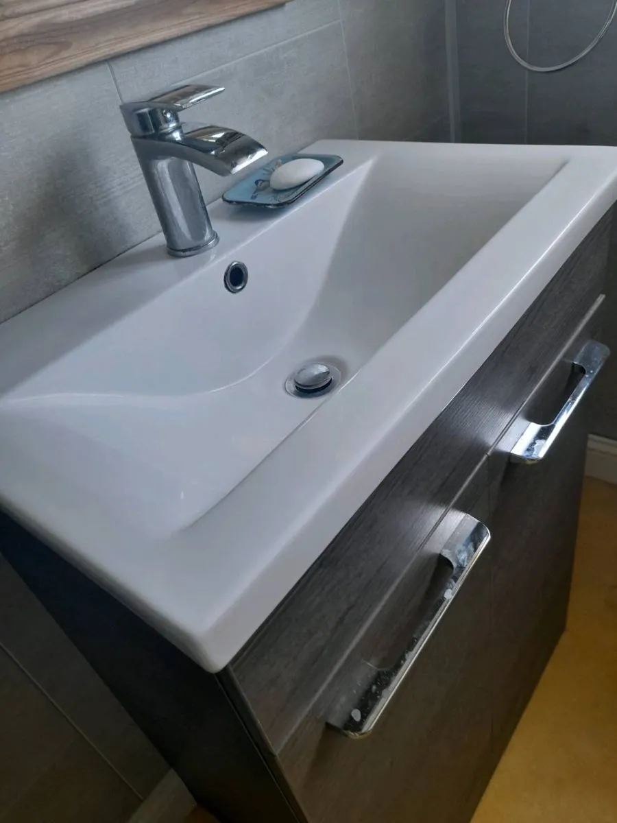 Vanity Unit / Wash hand basin 600mm - Image 2