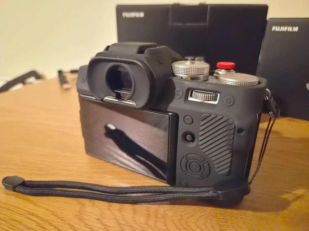 Fujifilm XT-5 - Image 2