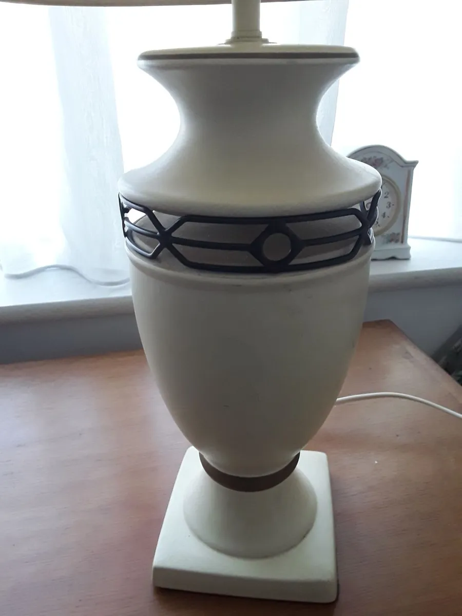 Lovely table lamp 1980s vintage cream coloured - Image 4