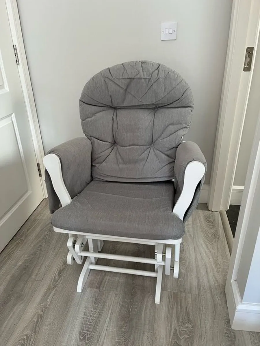 Rocking chair with footstool - Image 4