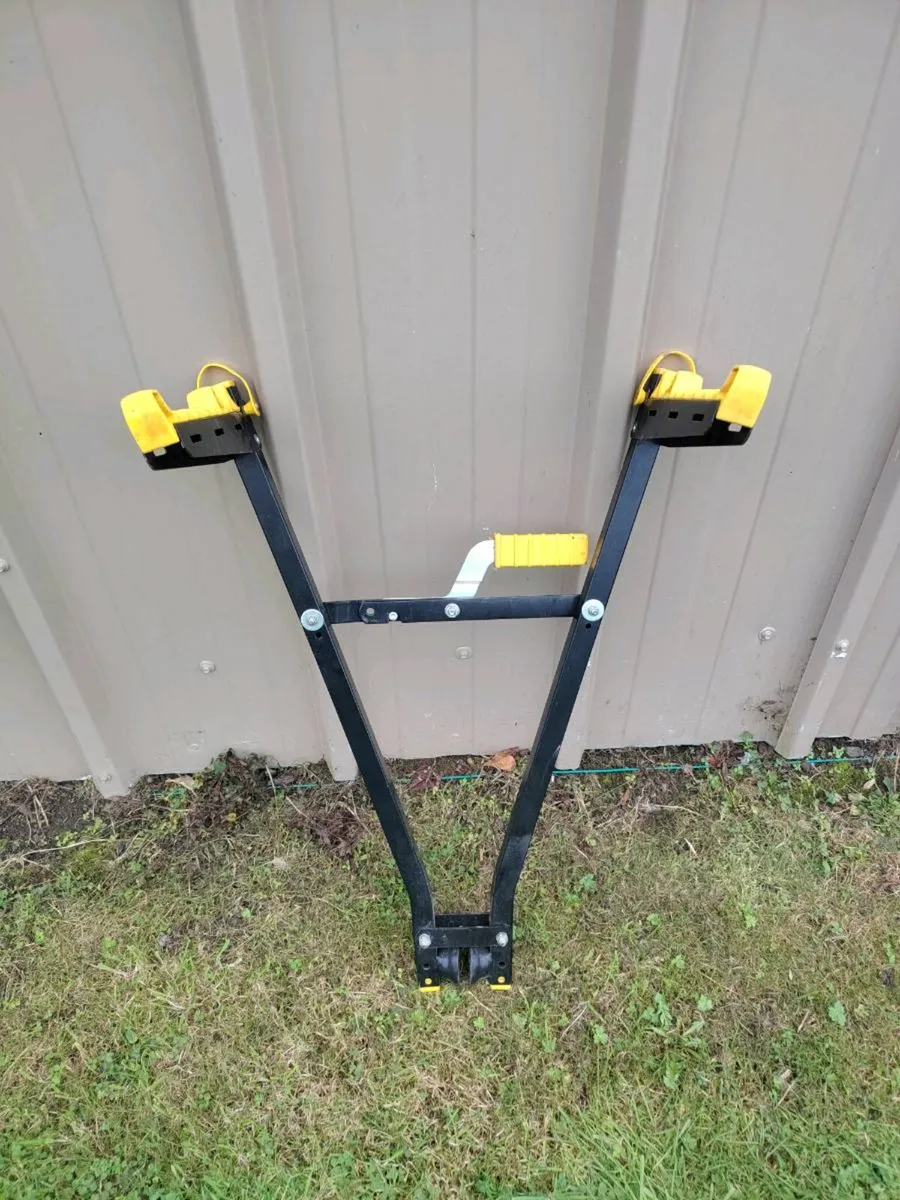 Towbar bike carrier - Image 1