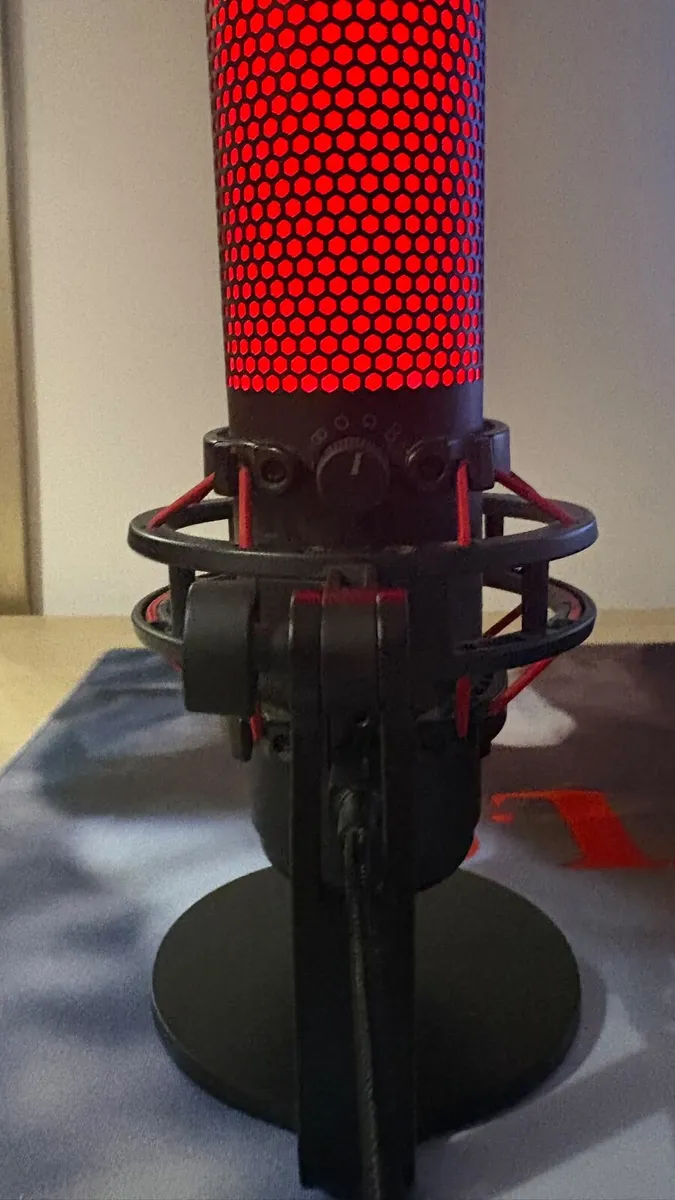 HyperX QuadCast USB Mic + Extendable Boom Arm Stan - Image 3