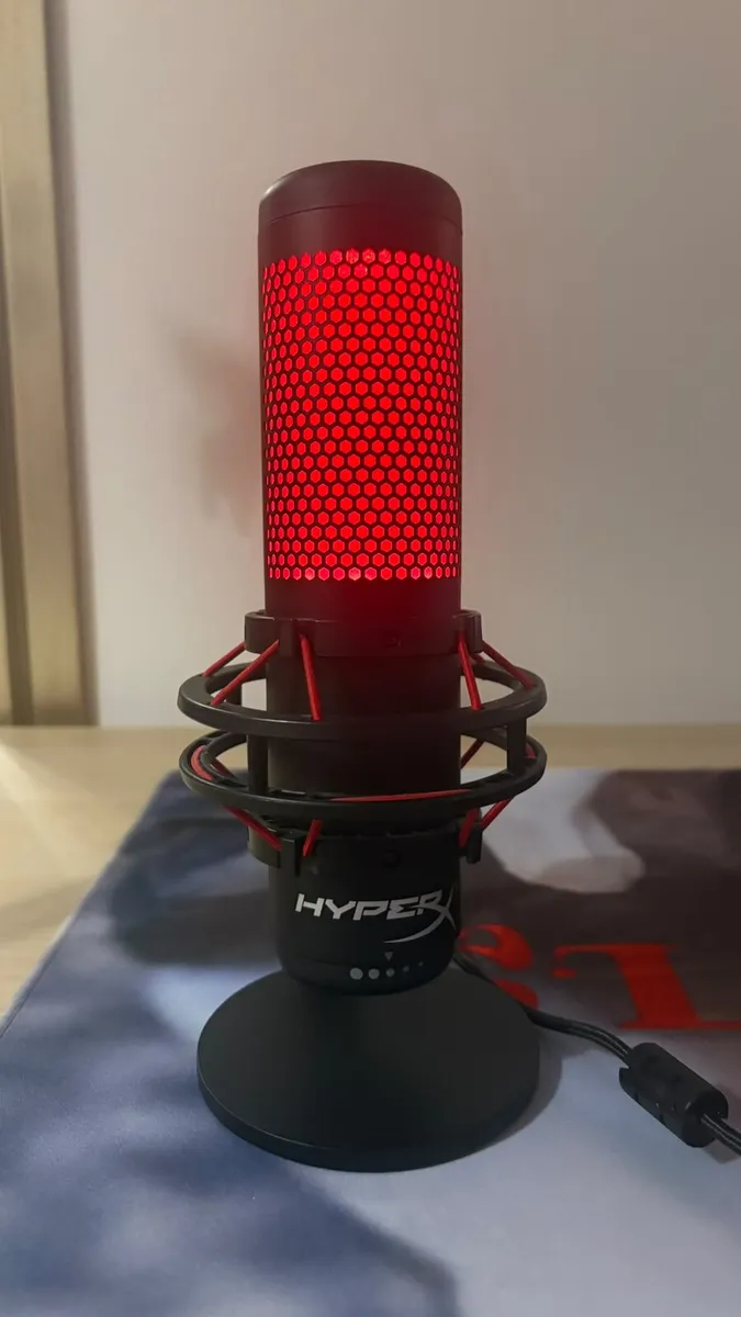 HyperX QuadCast USB Mic + Extendable Boom Arm Stan - Image 1