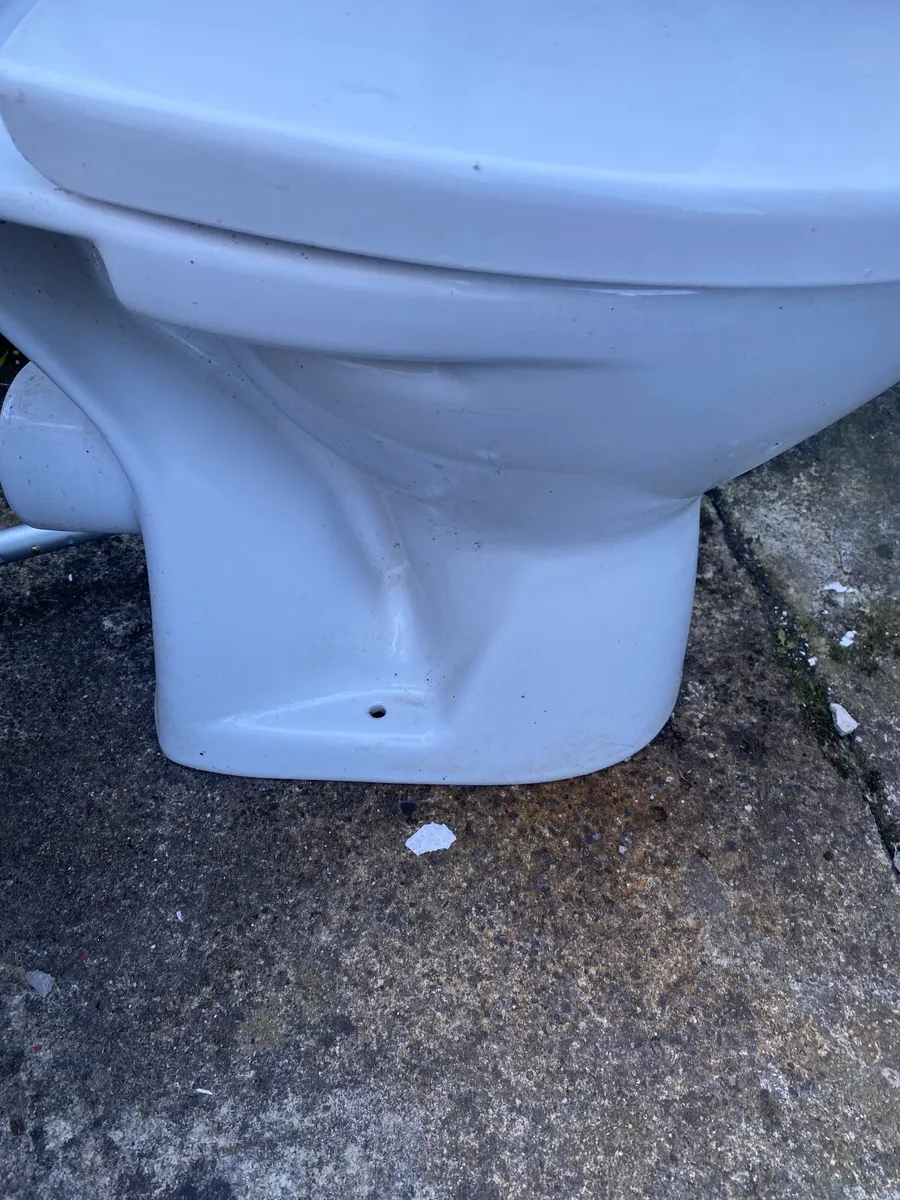 Toilet - Image 2