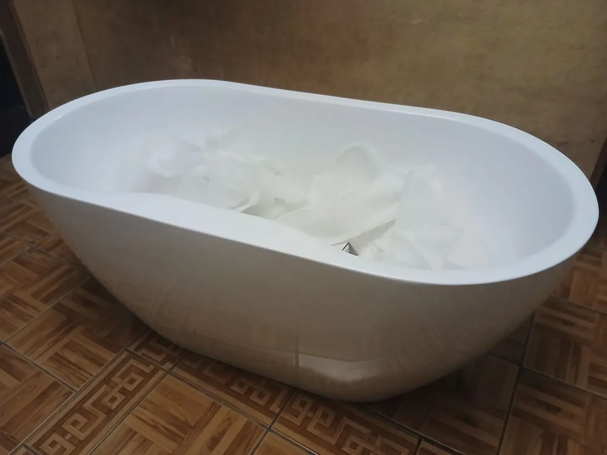 Freestanding Bath Brand New SONAS Andrea 1415mm - Image 1
