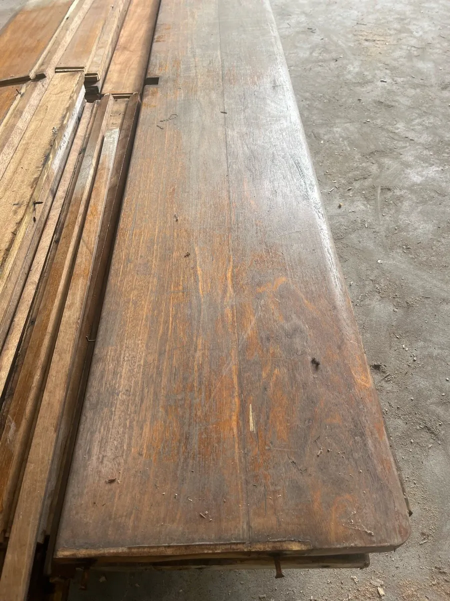 Oak shelves - Image 1
