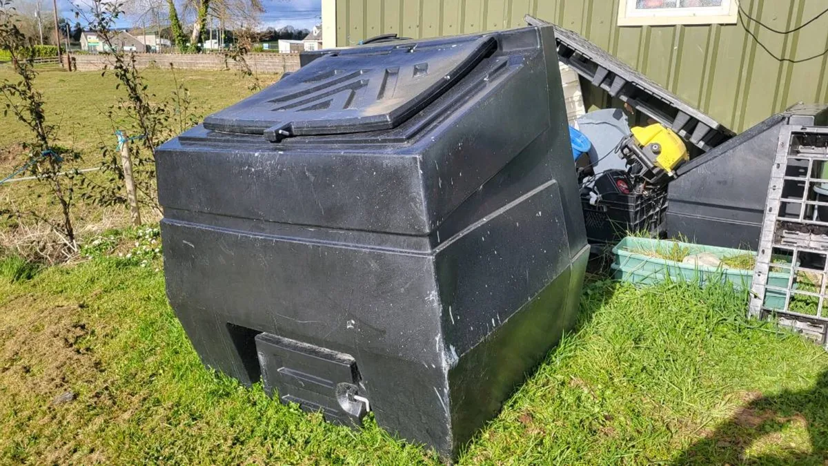 Large Plastic Coal bunker - Image 2