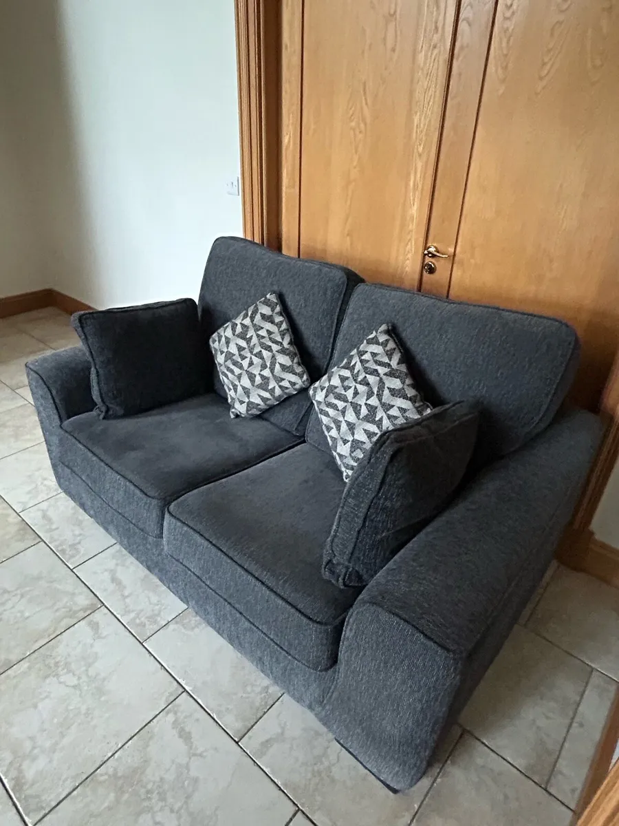 Two seater grey couch - Image 2
