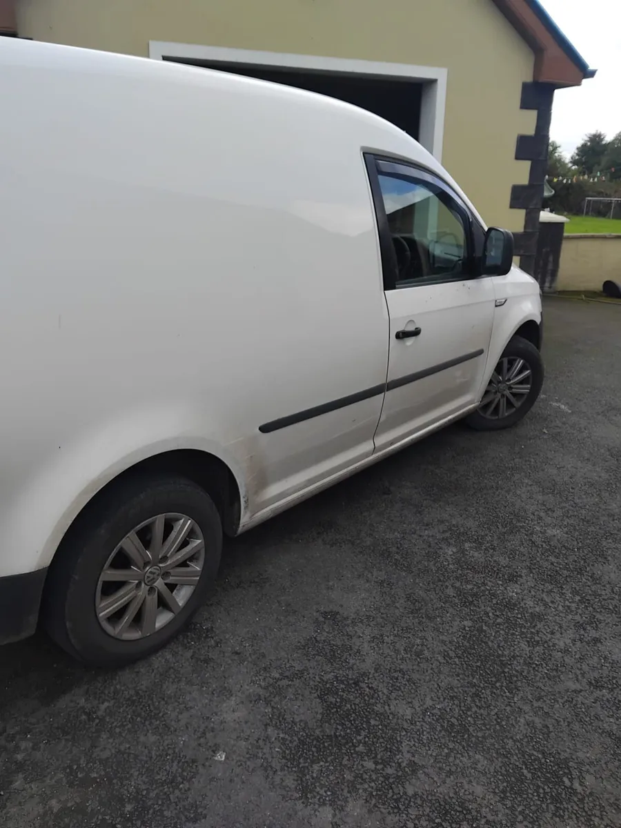 Volkswagen Caddy Van - Image 4