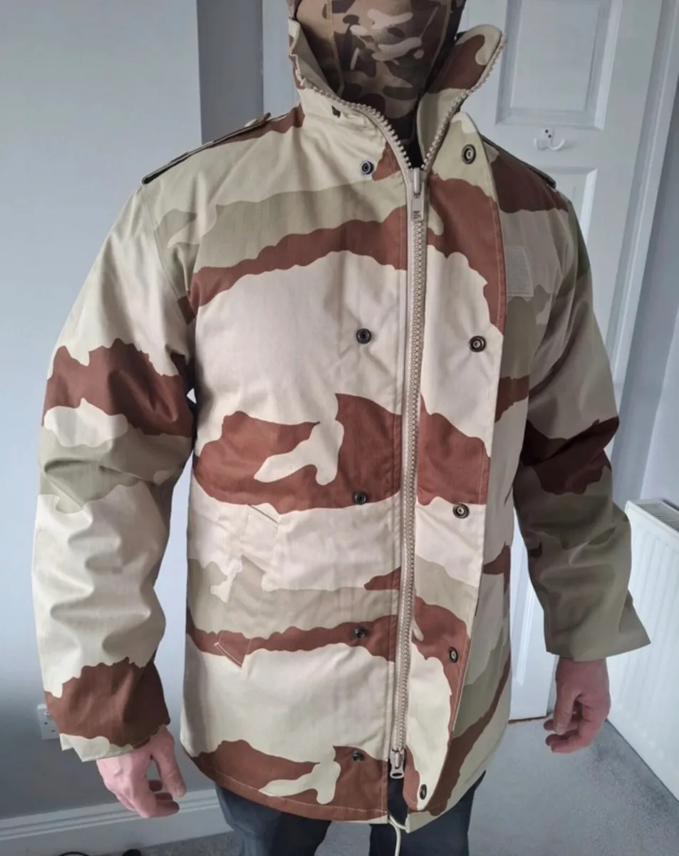 Army desert camo winter insulated jacket. New - Image 1