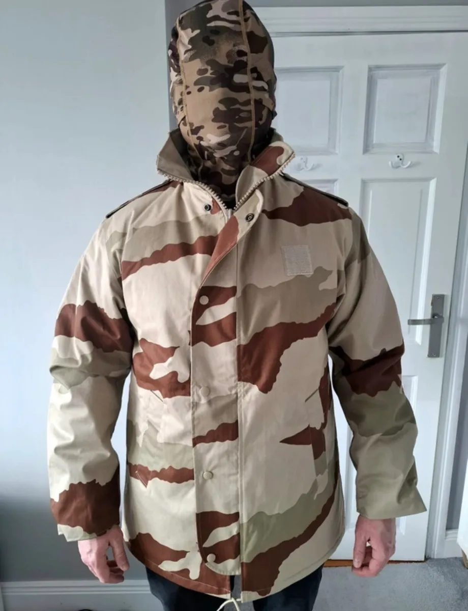 Army desert camo winter insulated jacket. New - Image 2
