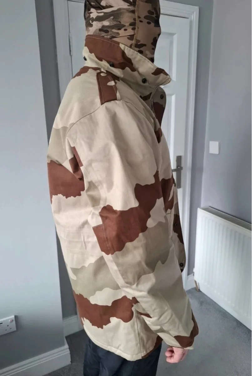 Army desert camo winter insulated jacket. New - Image 3