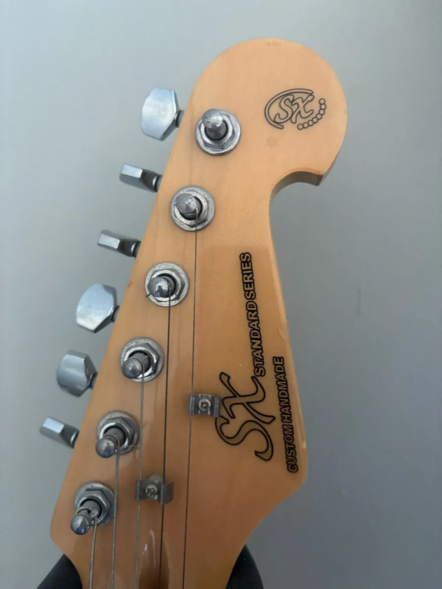 Guitars - Image 4