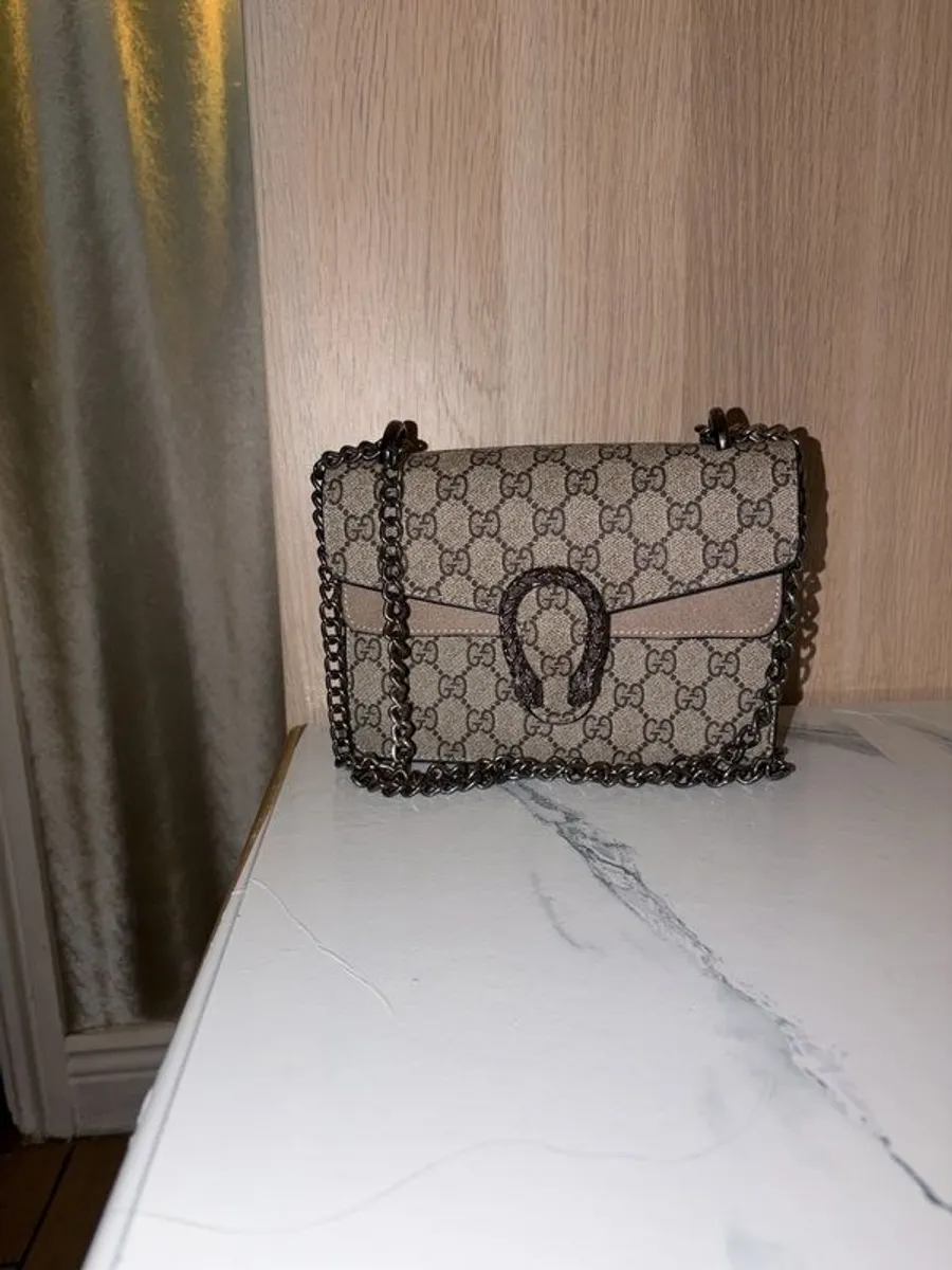 hand bag - Image 1