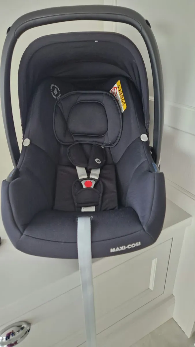 Pram, stroller & car seat - Image 2