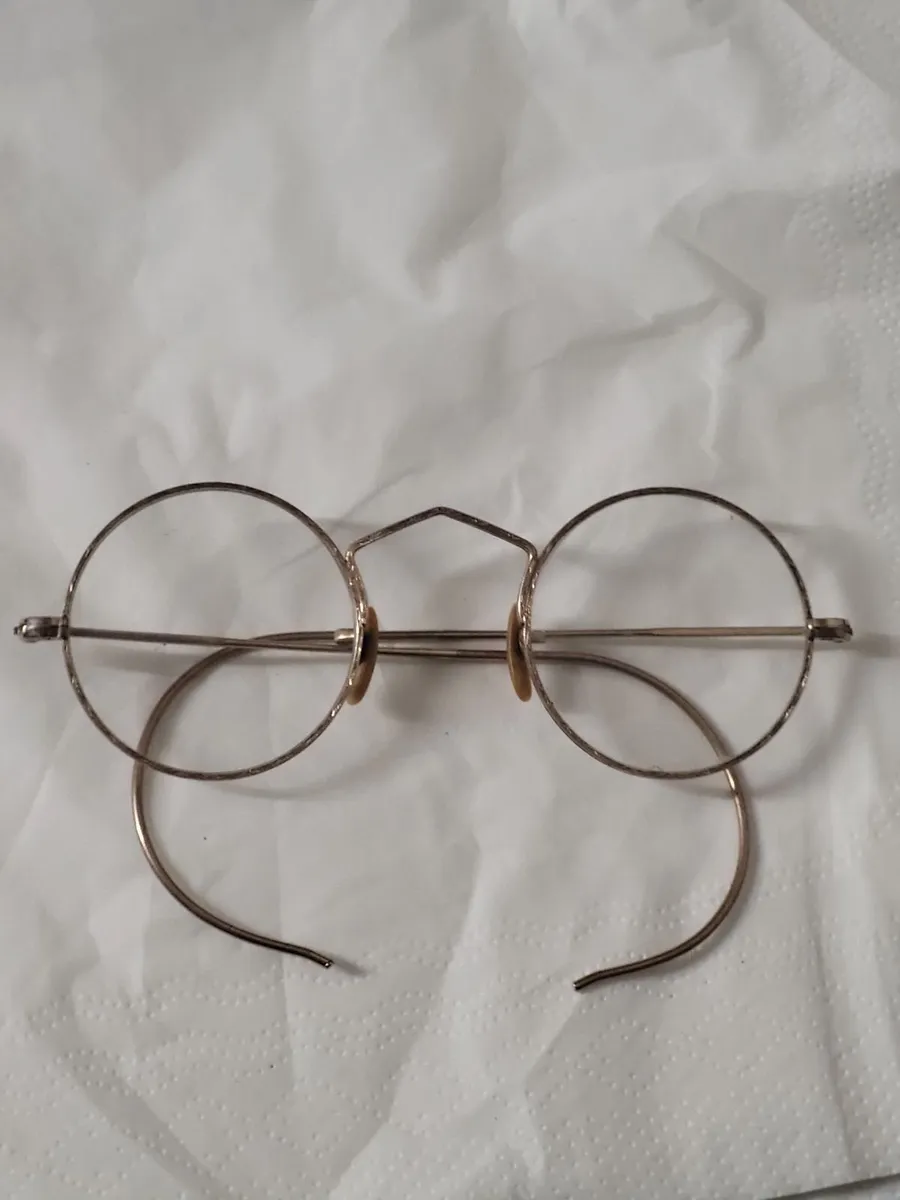 Vintage 1920s Gold Ornate Round Rimmed Eyeglasses - Image 2