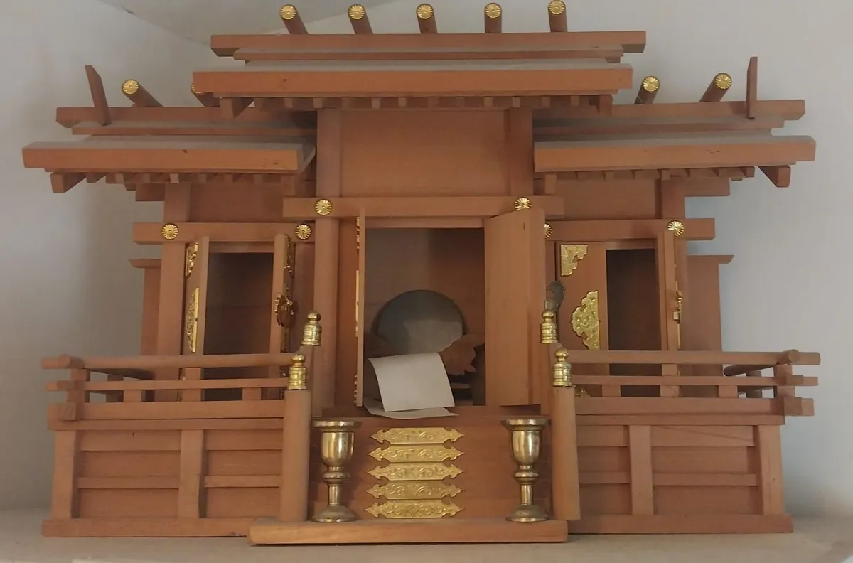 Japanese Shinto miniature temple - Image 1