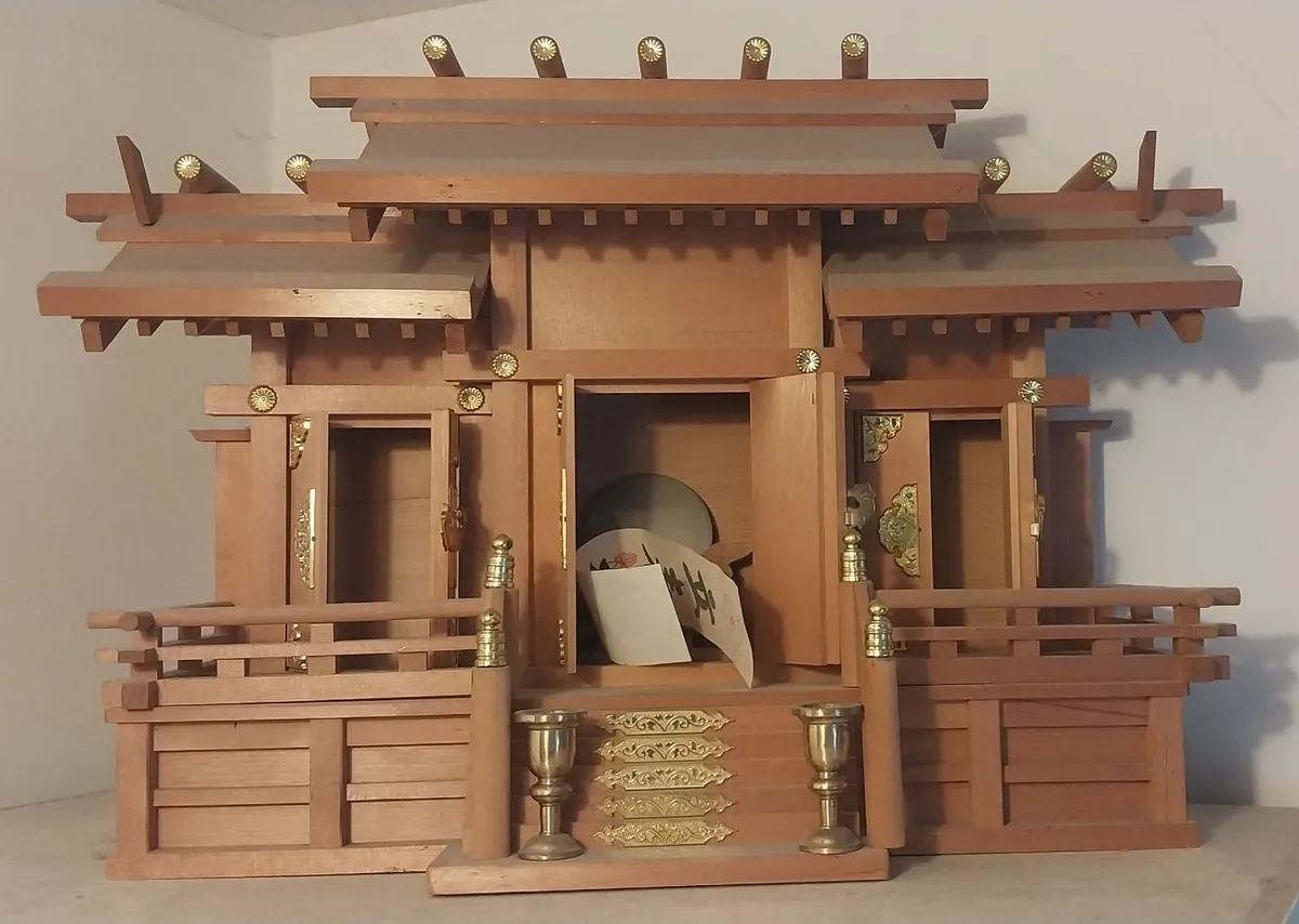 Japanese Shinto miniature temple - Image 2