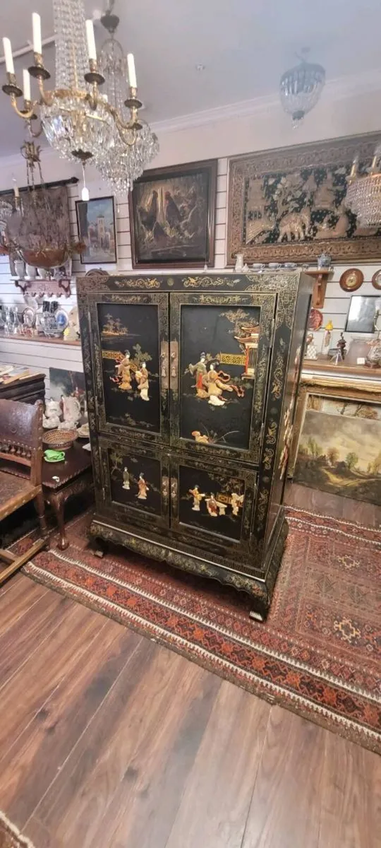 Beautiful Chinese cabinet - Image 1