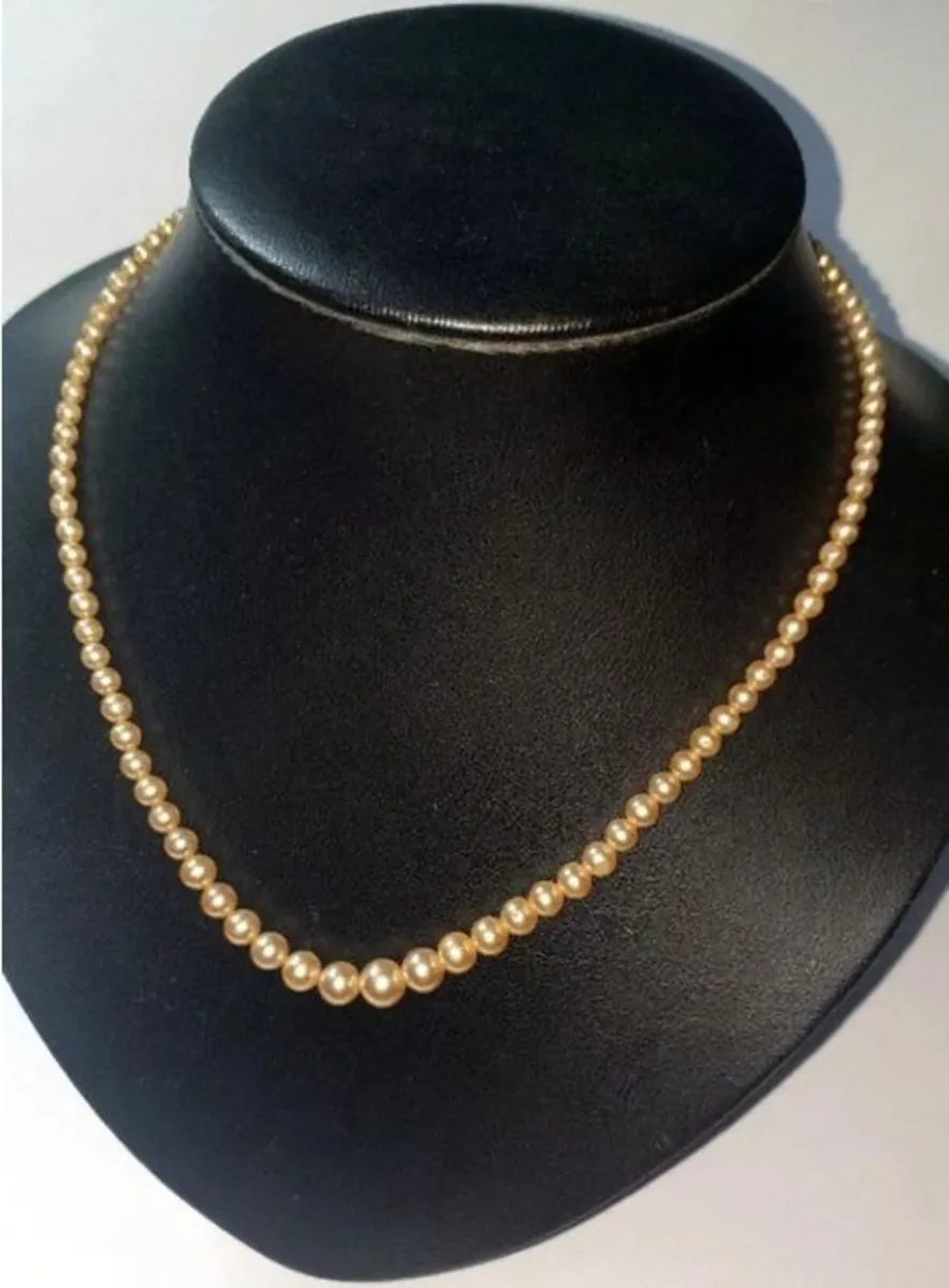 Pristine Vintage Graduated Pearl Necklace 17" - Image 3