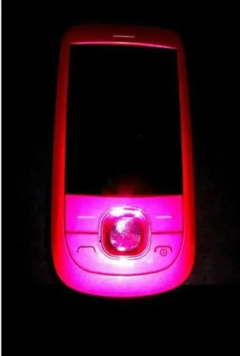Vintage Pink Nokia 2220 Slide Phone - Image 2