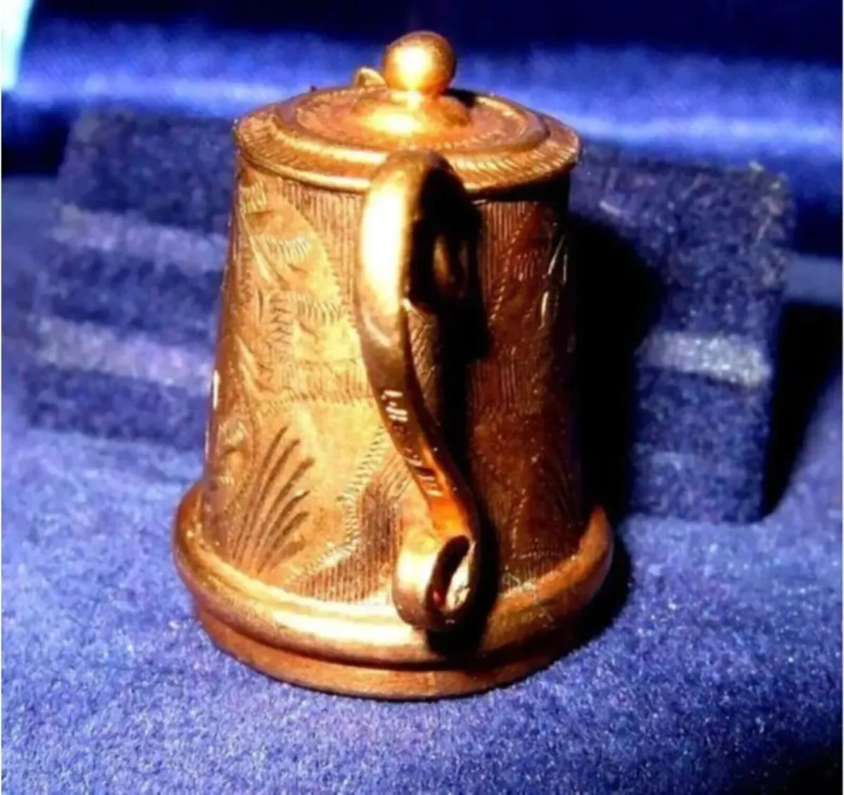Vintage 9ct Gold Coffee Pot Charm - Image 4