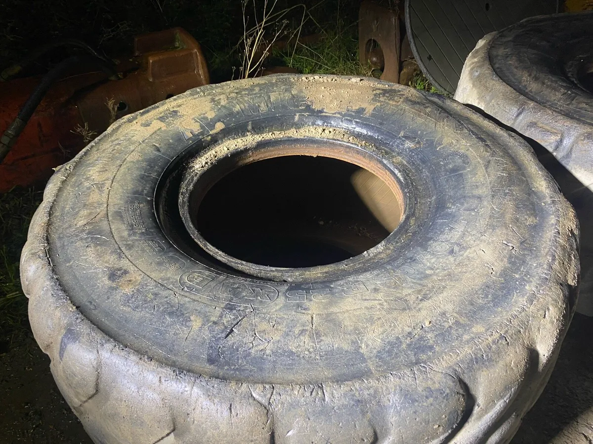Dumptruck tyres - Image 3