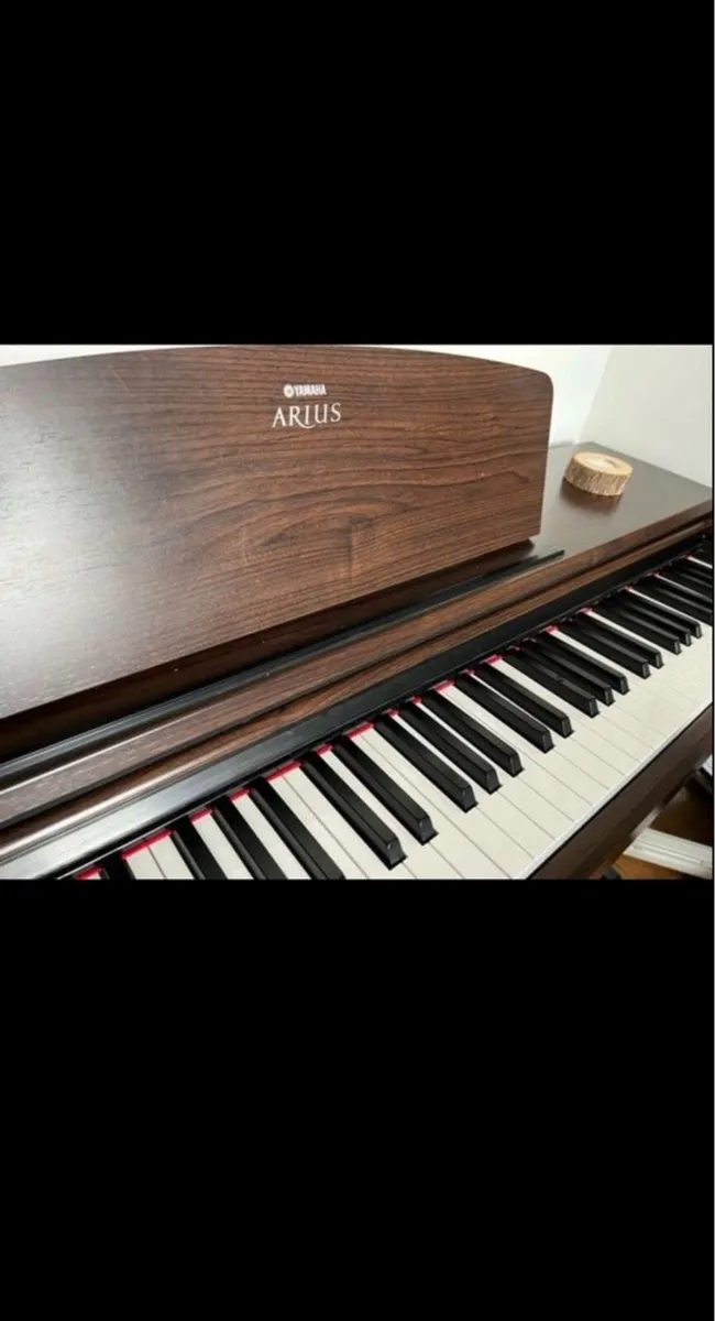 Yamaha Arius YDP-140 Digital Piano - Image 1