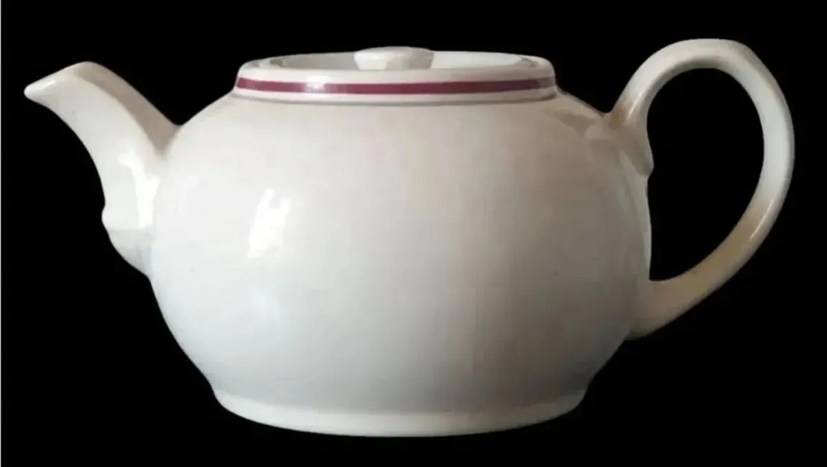 Vintage Churchill England White Teapot 15oz - Image 1
