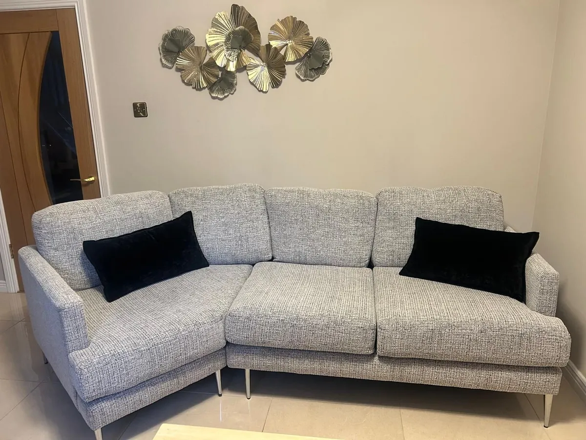 New corner sofa - Image 3