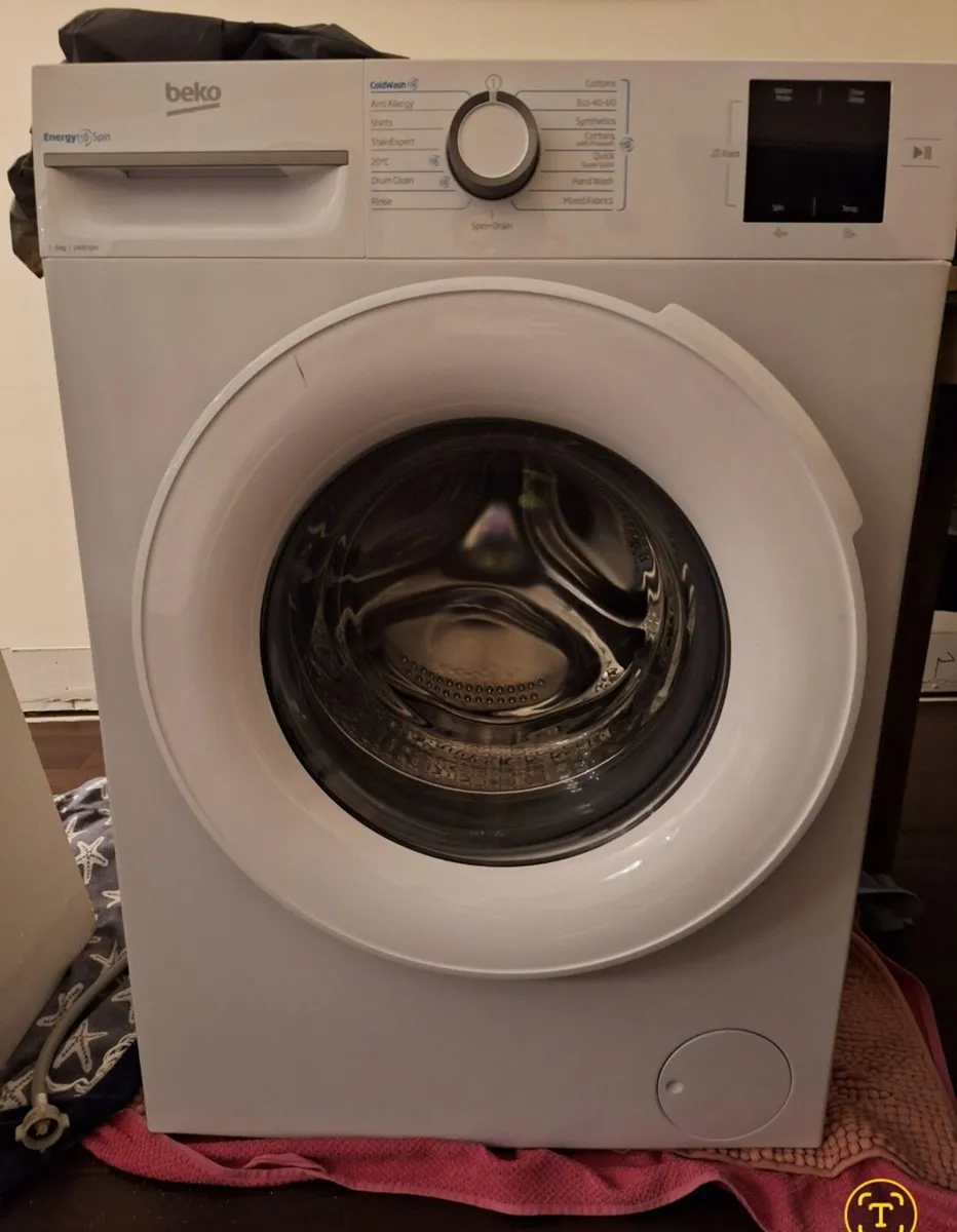 Washing machine - Image 1
