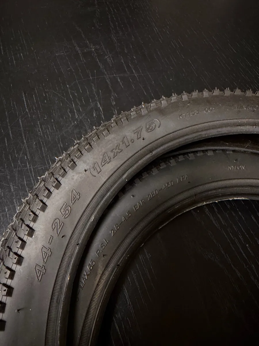 NEW 2x Kenda 14 inch tyres - Image 2
