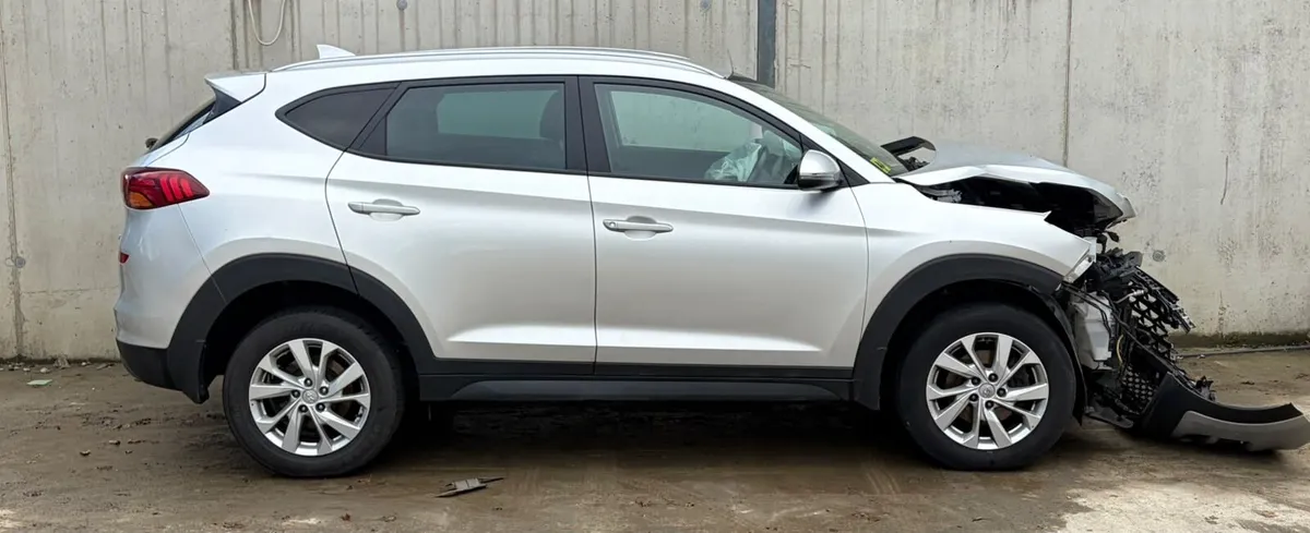 2020 Hyundai Tucson parts - Image 2