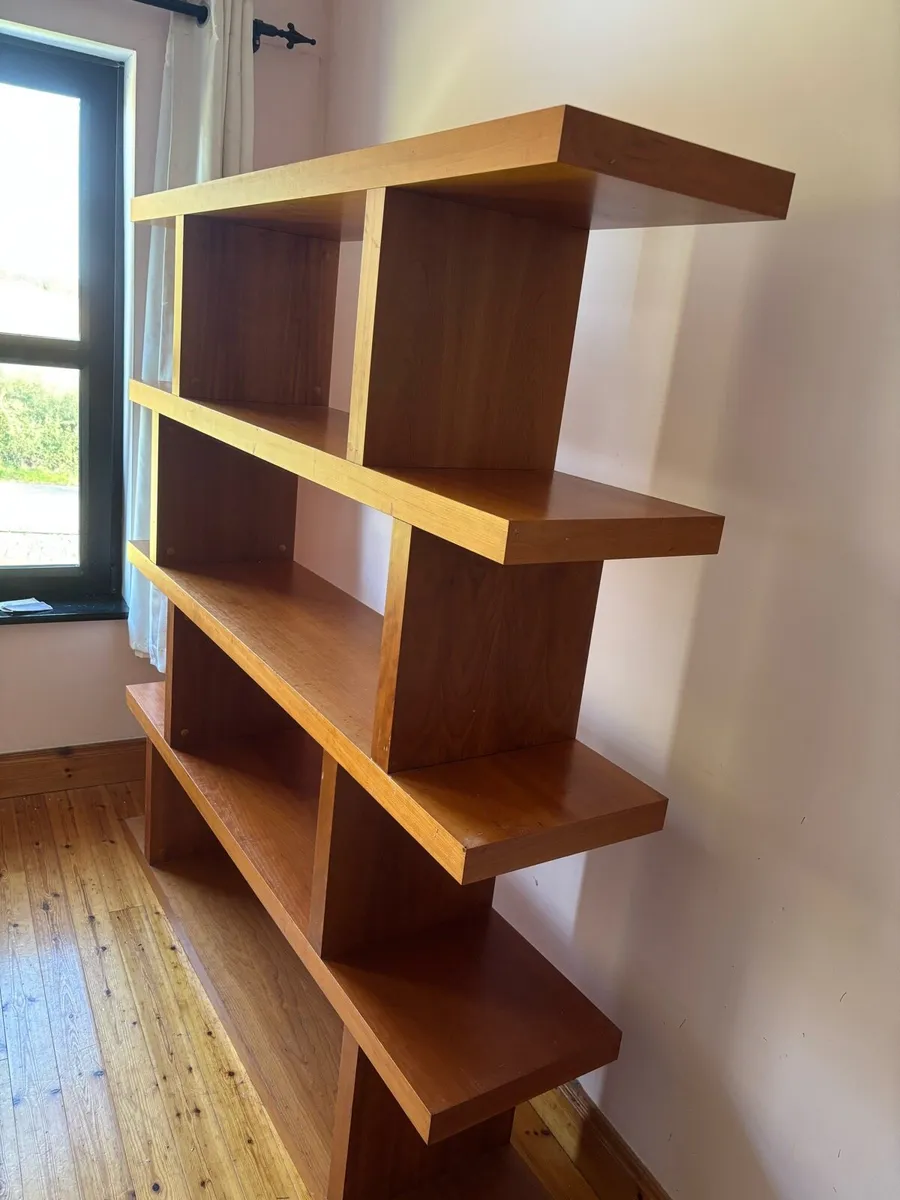 Display book shelving - Image 2