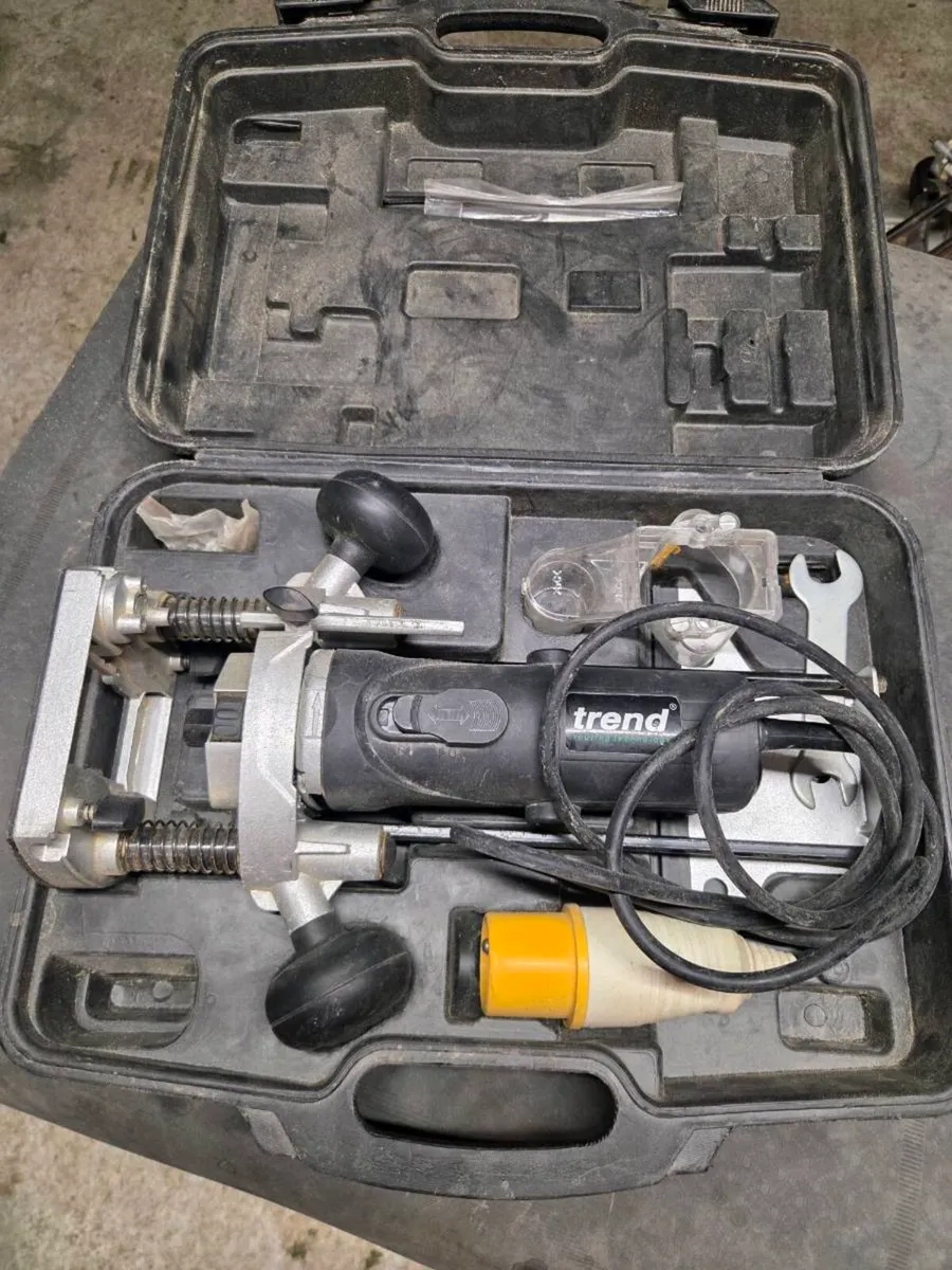 Selection of  tools - Image 1
