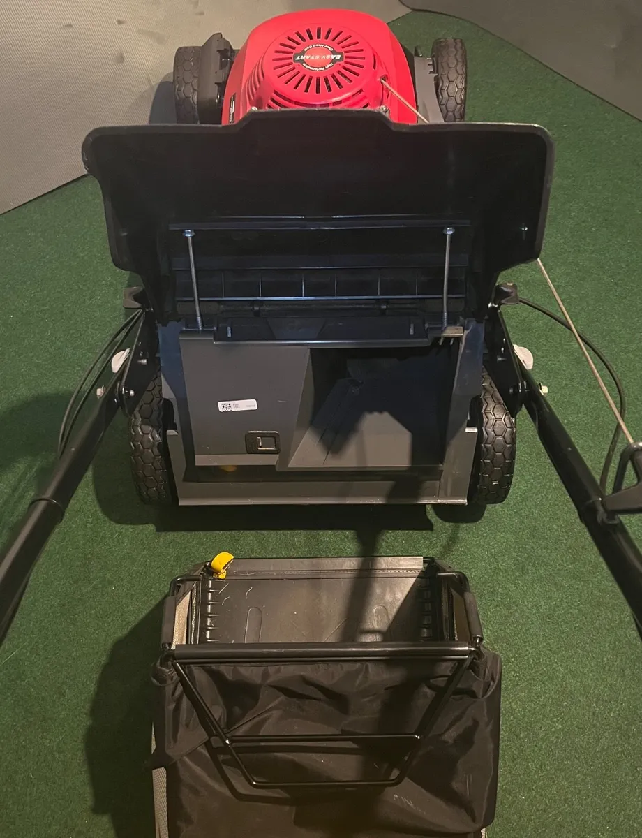 Honda HRX537 Lawnmower - Image 3