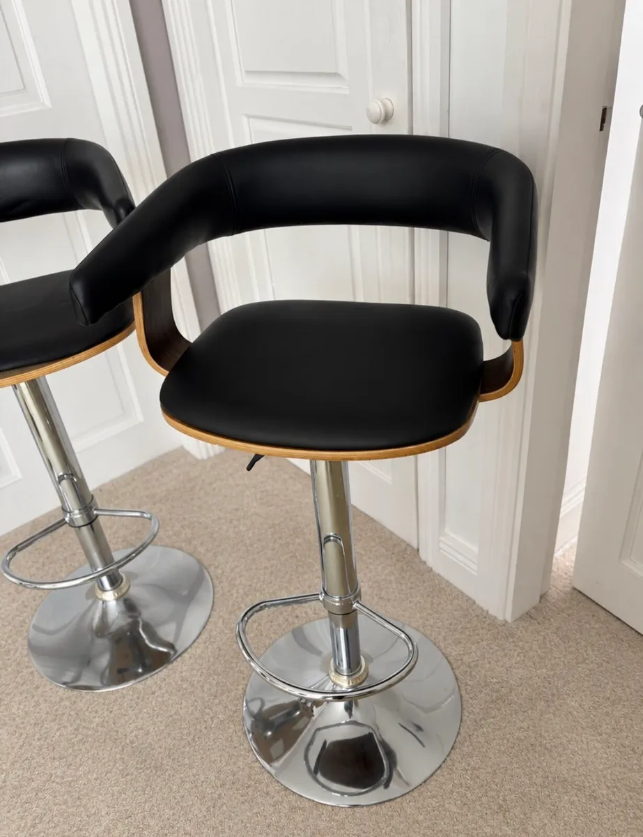 Bar stools - Image 1