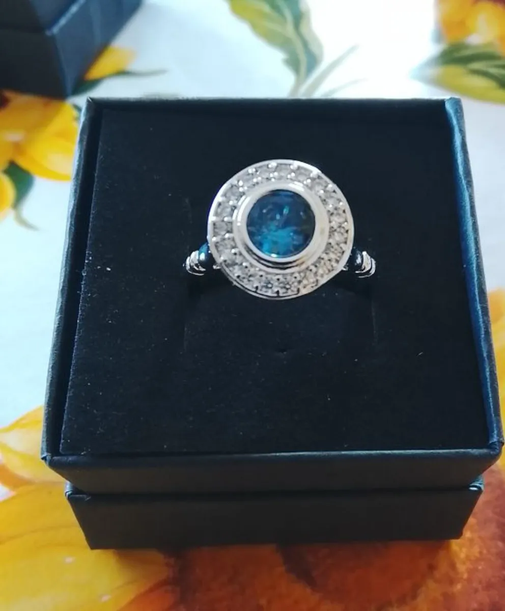 Silver Blue Saphire/Diamond ring - Image 1