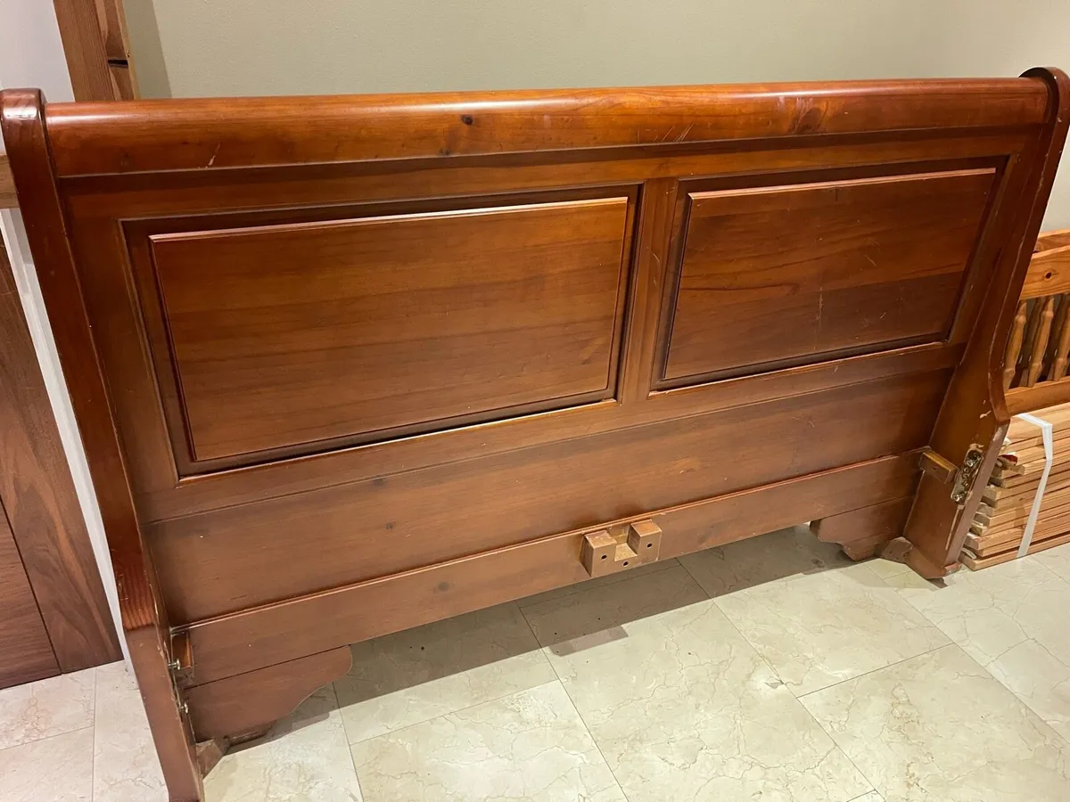 Stunning Mahogany King Size Sleigh Bed - Deliver - Image 3