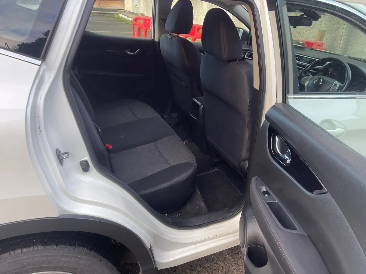 2015 Nissan qashqai nct till 07/27 - Image 4
